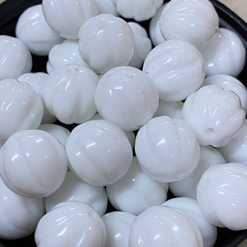 14mm Grooved Round Vintage Lucite Beads (10) - White