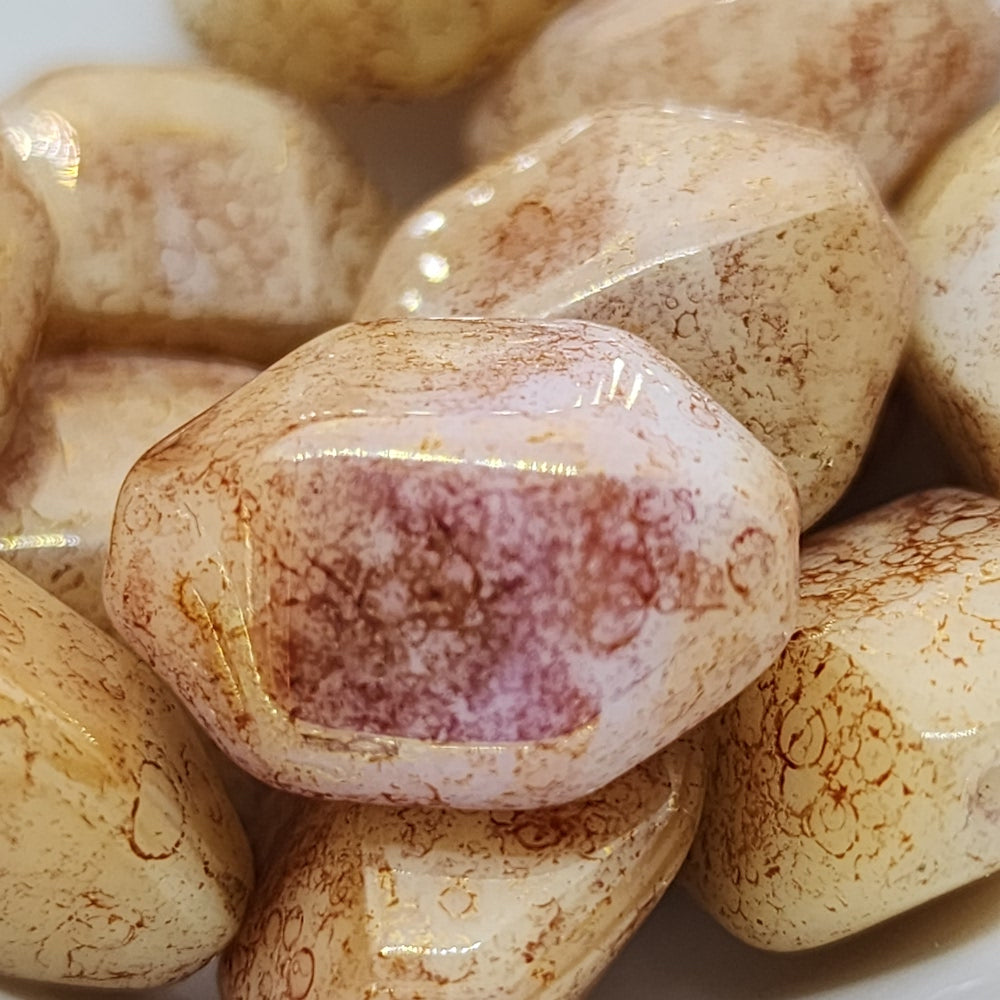 18x14mm Shield (10) - Cream w. Pink Bubble Glaze - Vintage Czech Glass Beads