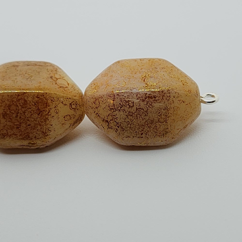 18x14mm Shield (10) - Cream w. Pink Bubble Glaze - Vintage Czech Glass Beads