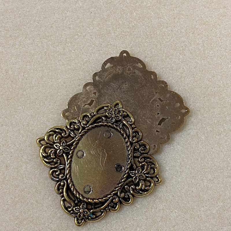 Square (2) - Antique Gold - Vintage Metalised Pendant Setting