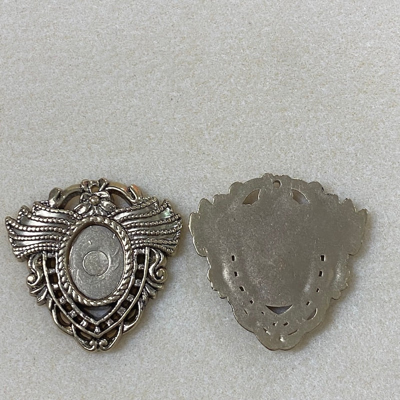 Shield (2) - Antique Gold - Vintage Metalised Pendant Setting