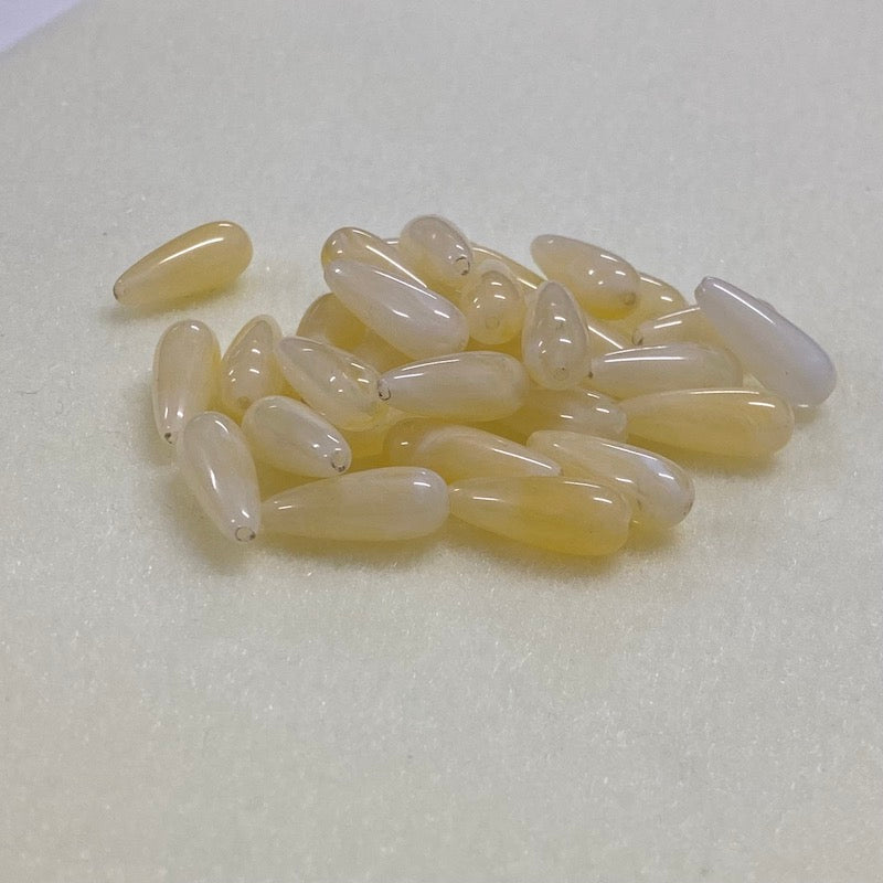 20mm Teardrop (25) - Citrine - Gemstone Look Vintage Lucite Beads