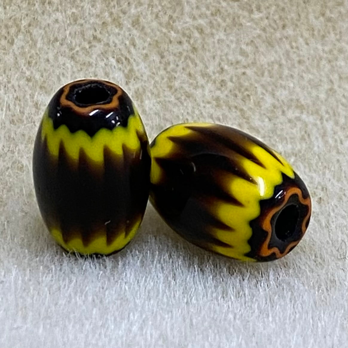 13x8~9mm Oval (10) - Aubergine & Yellow - Vintage Chevron Glass Beads