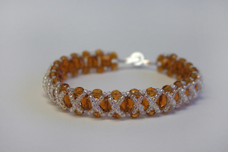 Noughts & Crosses Bracelet Pattern