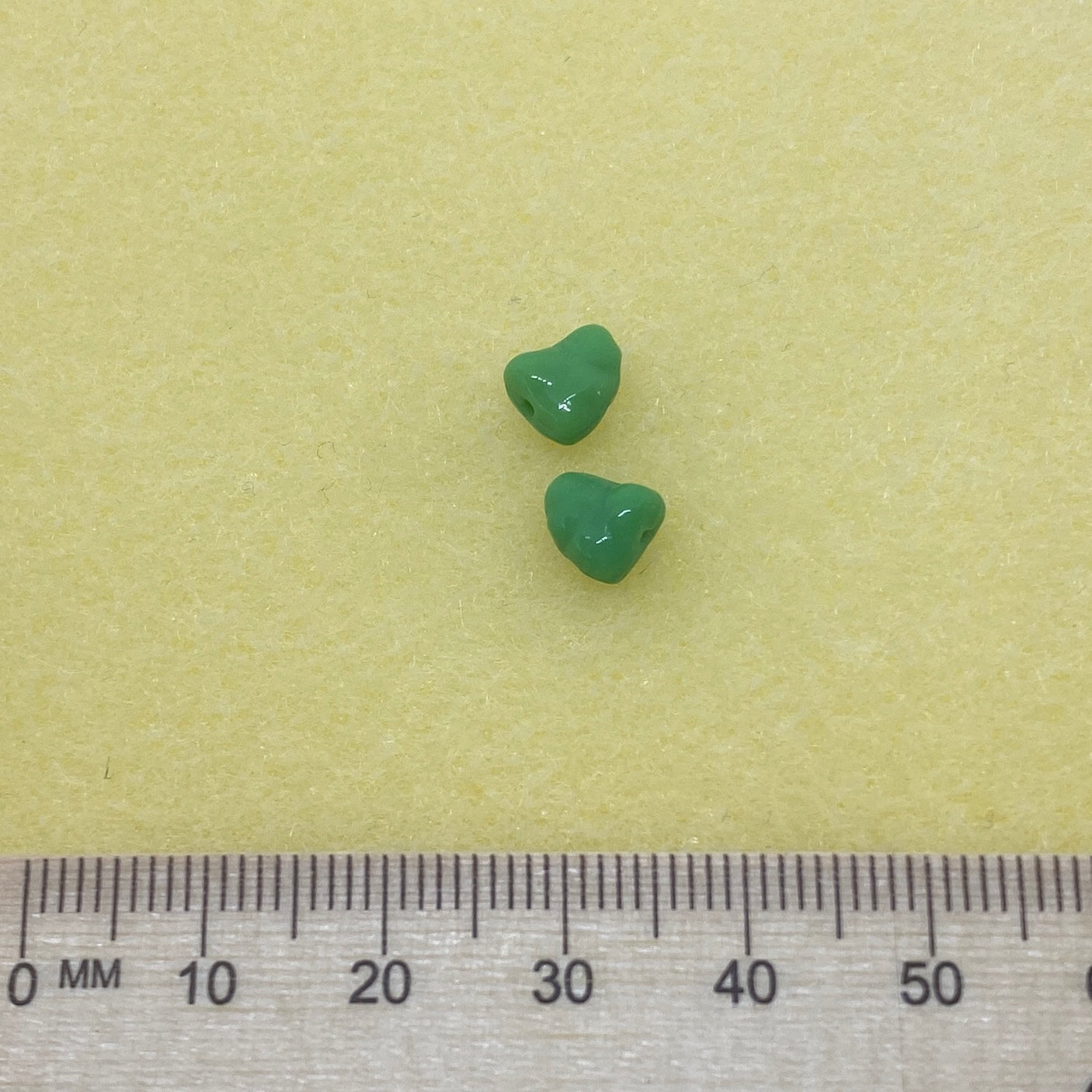 7x6mm Nugget (25) - Apple Green Opaque - Vintage Czech Glass Beads