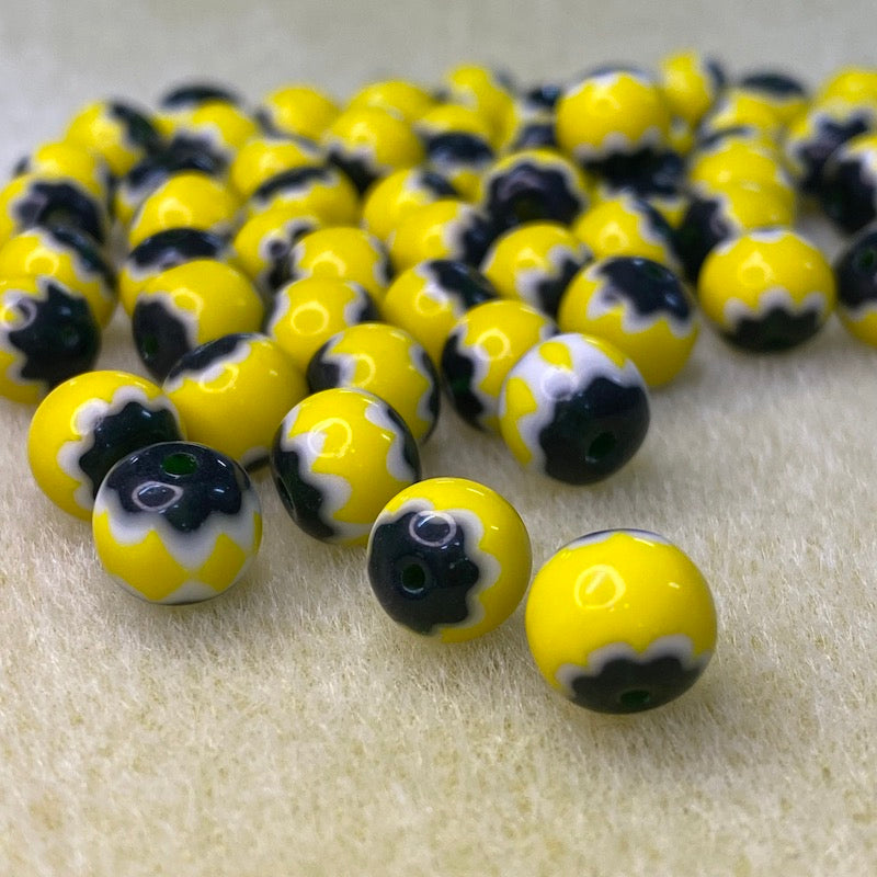 8mm Round (25) - Yellow & Black - Vintage Chevron Glass Beads