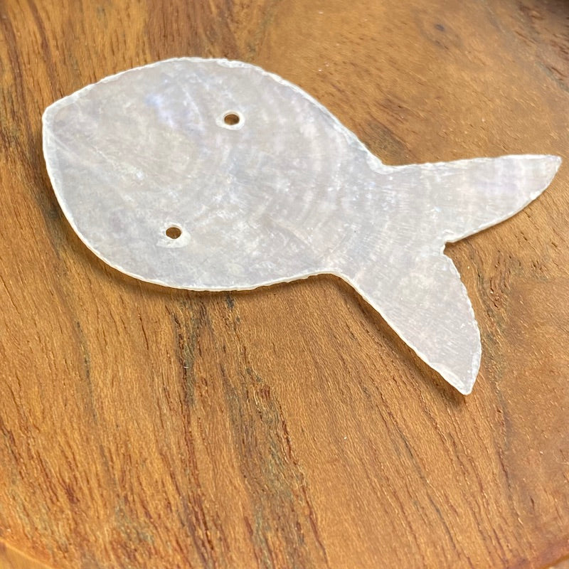 2-hole 5cm Capiz FISH (10)