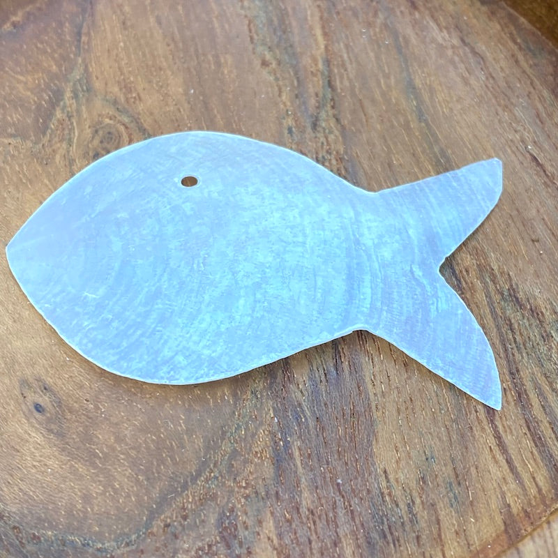 1-hole 5cm Capiz FISH (10)