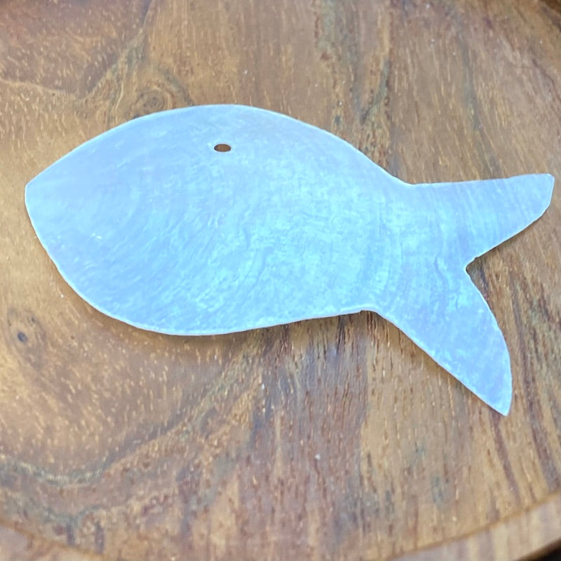1-hole 5cm Capiz FISH (10)