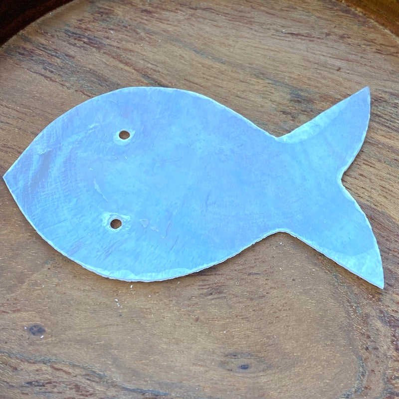 2-hole 6cm Capiz FISH (10)