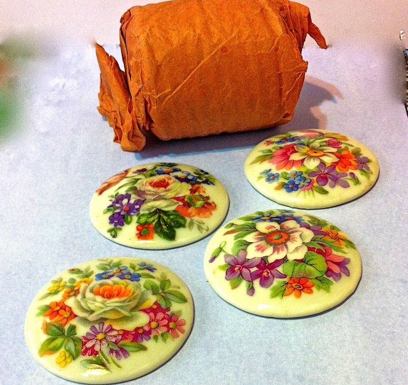 6 Petal Flower - Vintage Limoges Porcelain Disc Cabochons