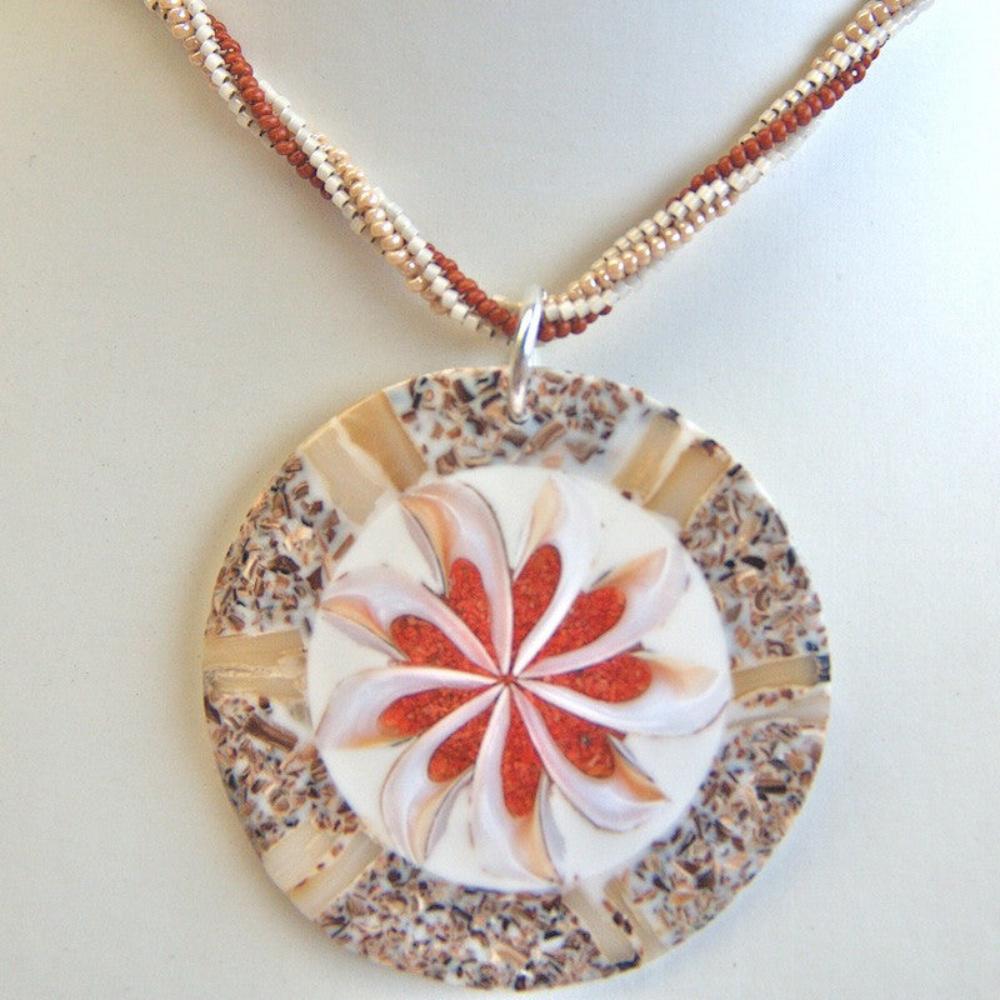 Twisting Shell Necklace Pattern