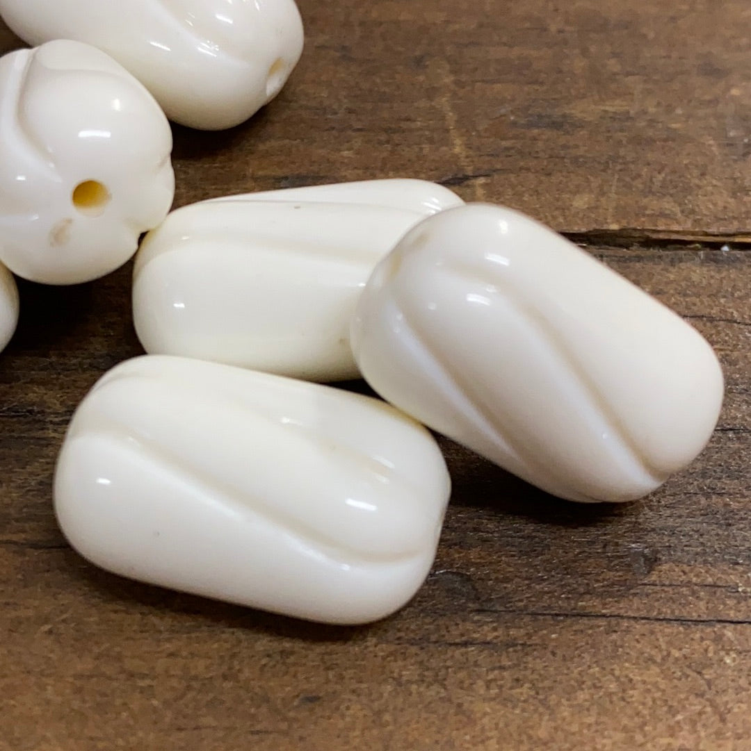 20x13mm Pillow Vintage Lucite Beads (10) - Ivory