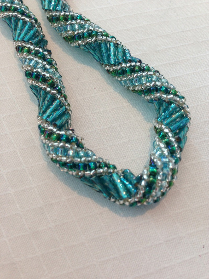 Fabulous Twist Necklace Pattern