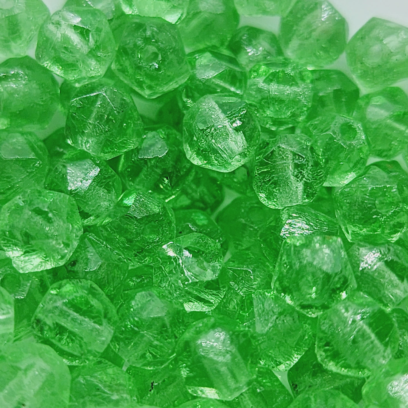 6mm Facet Round (25) - Peridot - Vintage Czech Glass Beads