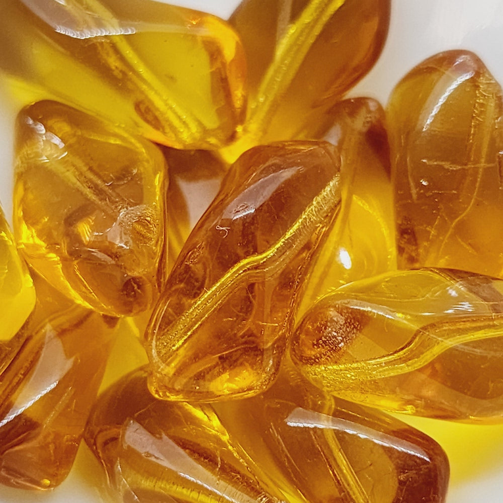 18x10mm Twist (10) - Honey Transparent - Vintage Czech Glass Beads