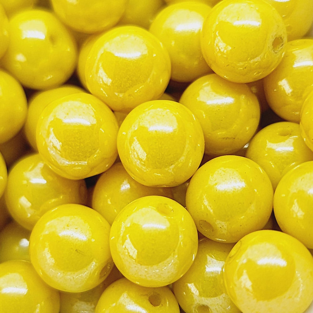 8mm Round (25) - Opaque Yellow Lustre - Vintage Czech Glass Beads