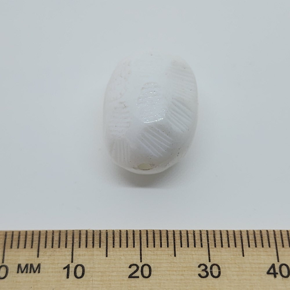 22x16mm Oval Vintage Lucite Beads (10) - White