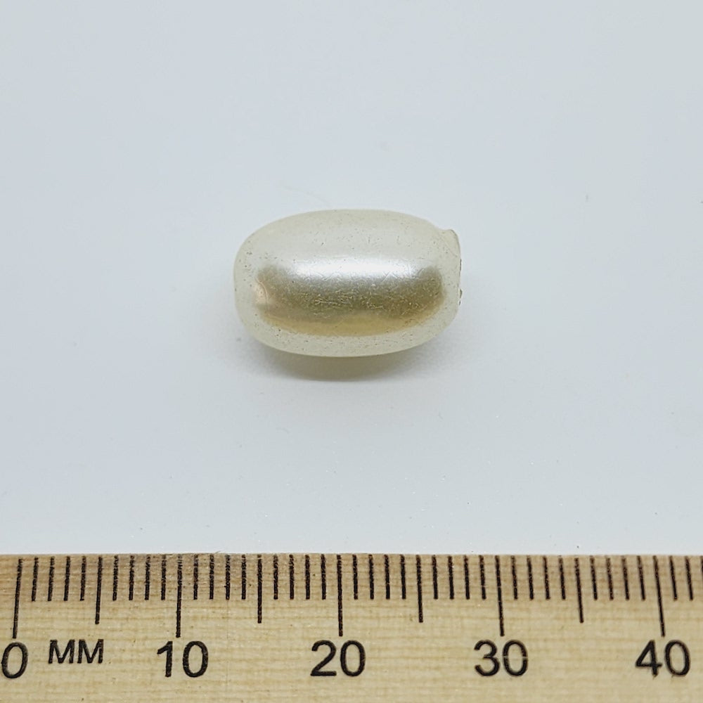 14x8mm Oval (10) - Cream - Vintage Acrylic Pearls