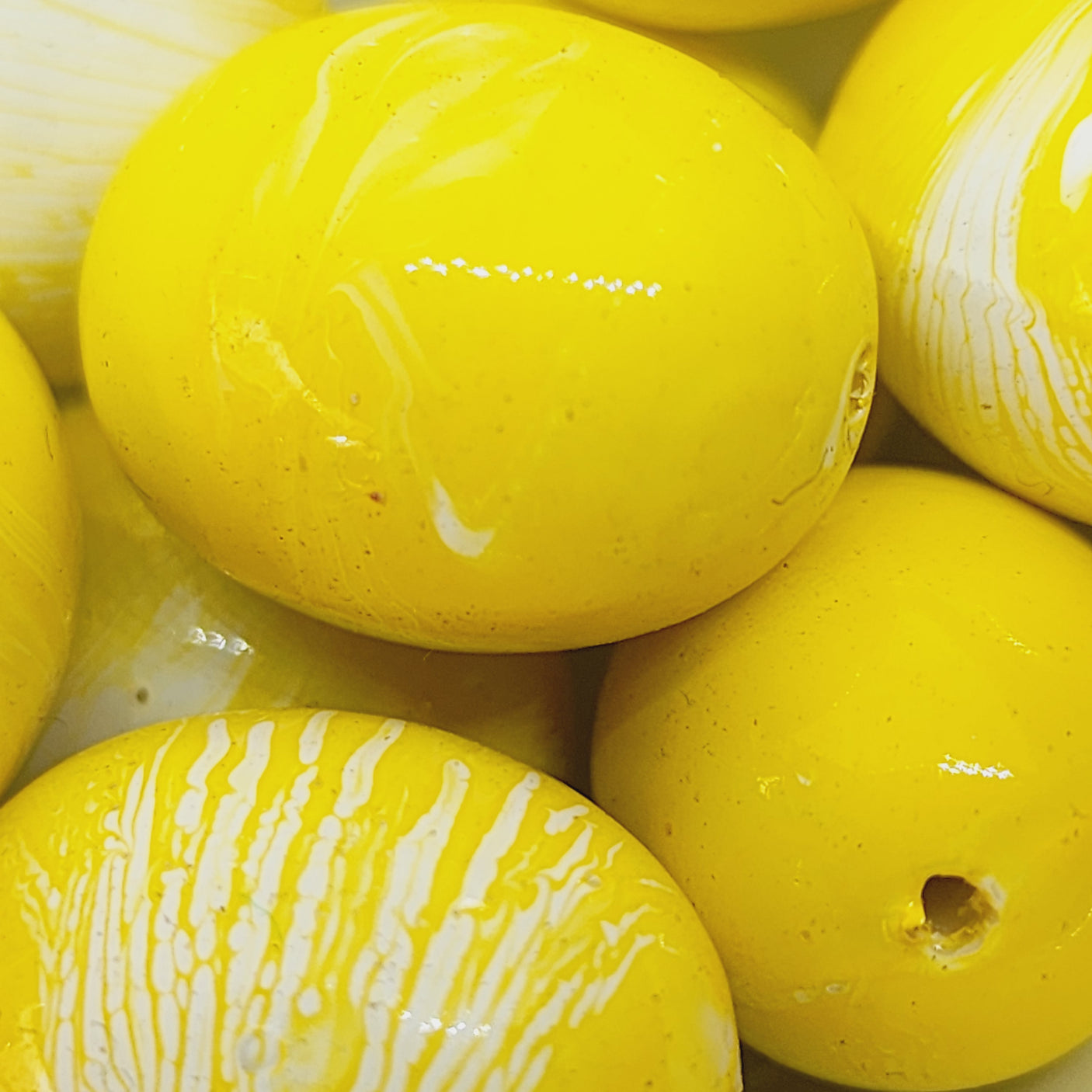 22x18mm Oval (10) - Yellow - Vintage Pastel Marbled Effect Beads