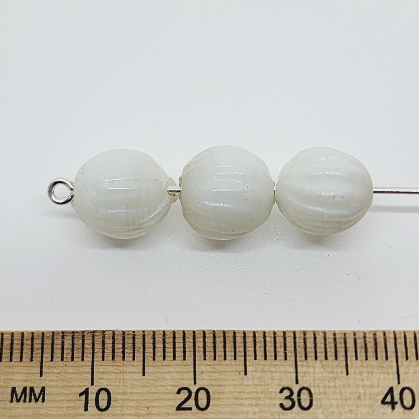 10x9mm Onion (50) - Opaque White Lustre - Indian Glass Vintage Beads