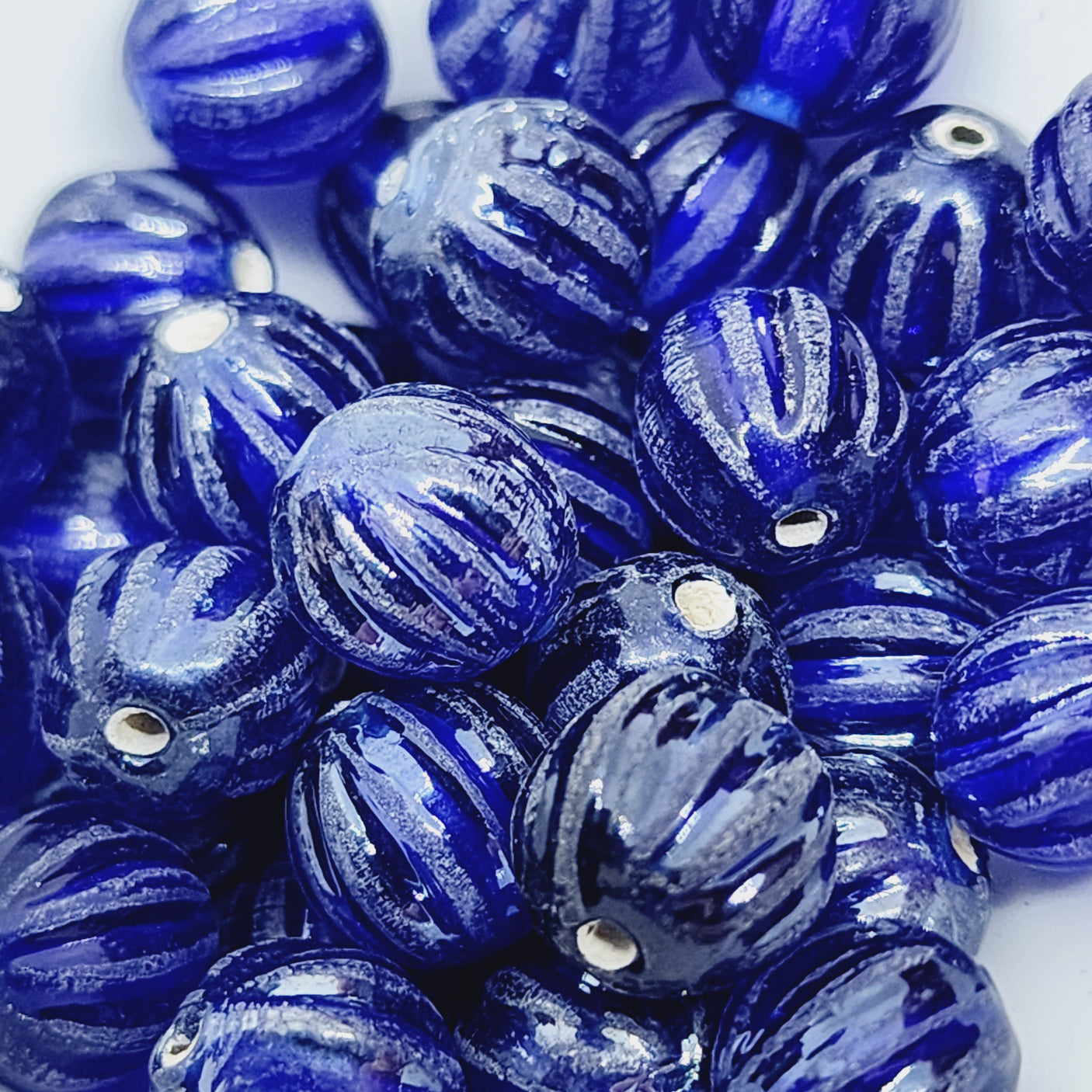 10x9mm Onion (50) - Transparent Blue Lustre - Indian Glass Vintage Beads