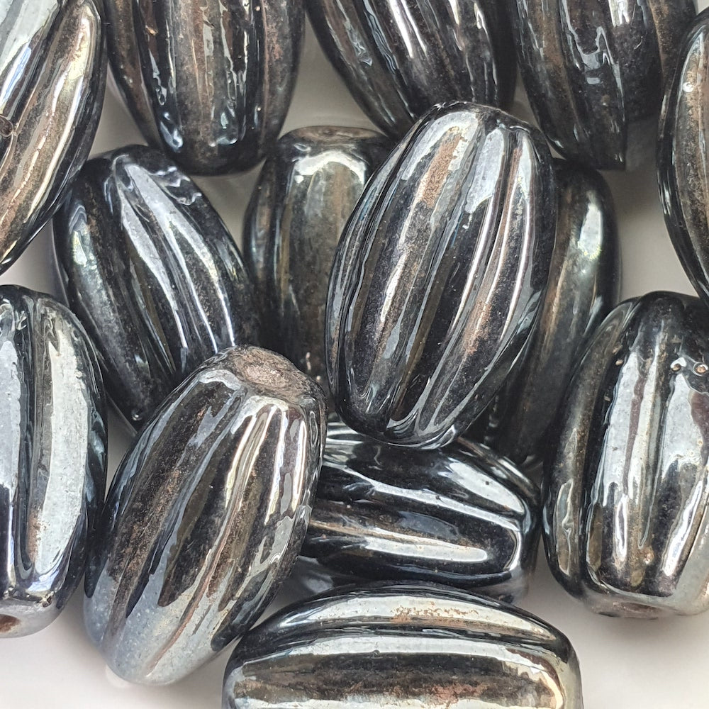 16x10mm Grooved Oval (25) - Opaque Black w. Gunmetal Lustre - Indian Glass Vintage Beads