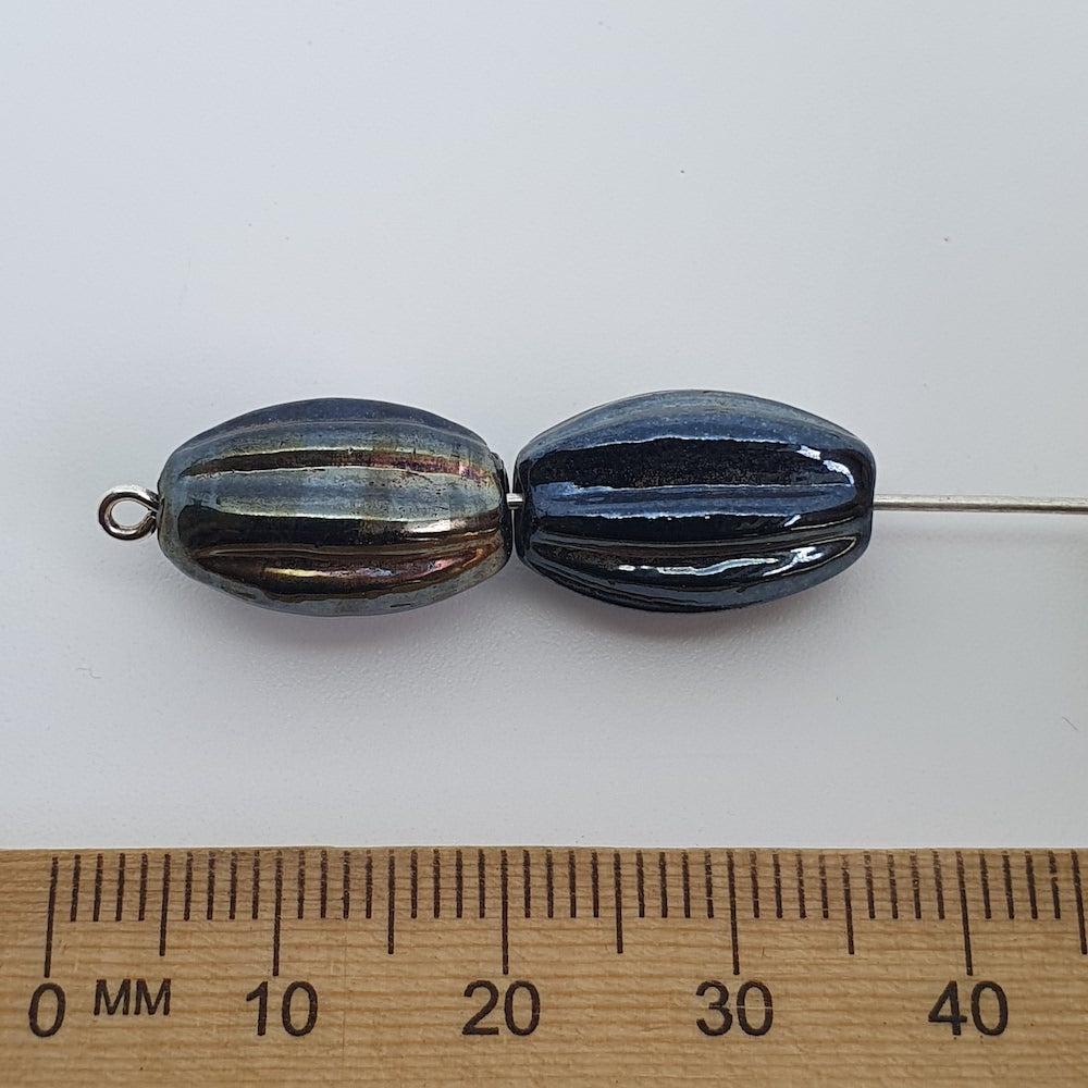 16x10mm Grooved Oval (25) - Opaque Black w. Gunmetal Lustre - Indian Glass Vintage Beads