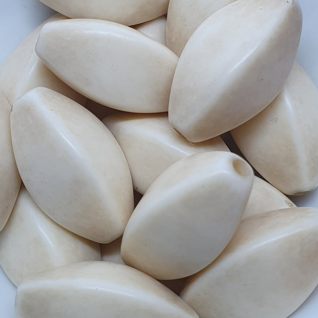 4 Sided Oval (10) - Cream -  Vintage Lucite Beads - Bead Shack