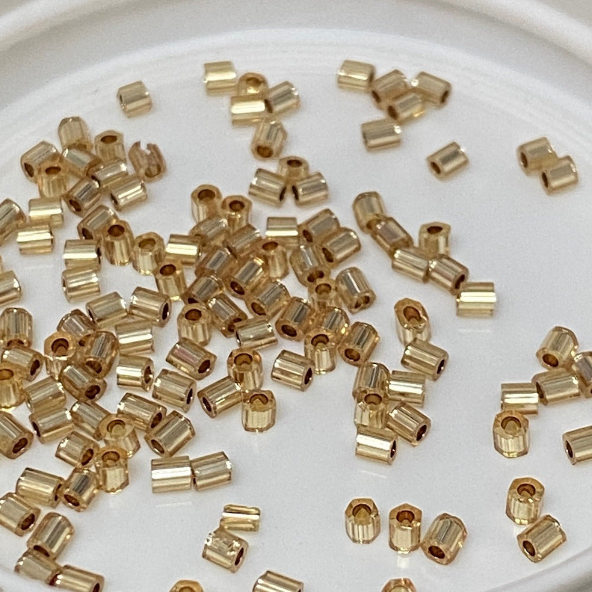 12/0 (#818 2-cut) Pewter Silverlined - 16g Tube