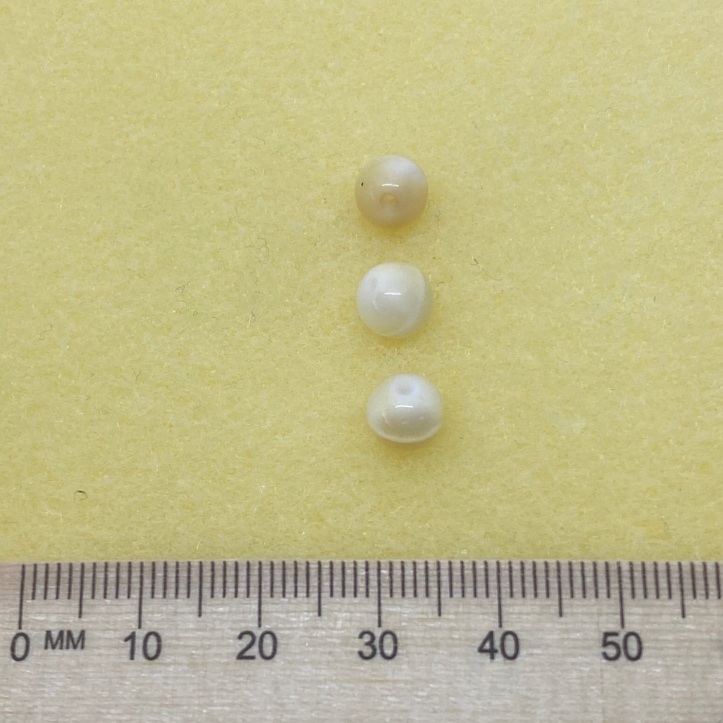 8mm Round (100) -  Caramel/White Swirl - Vintage Czech Glass Beads