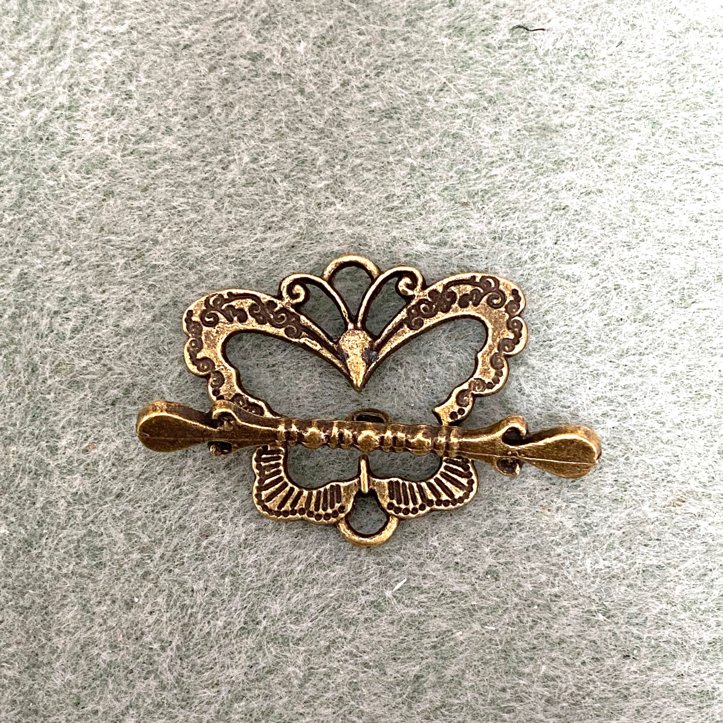 Butterfly Toggle (1) - Ancient Gold