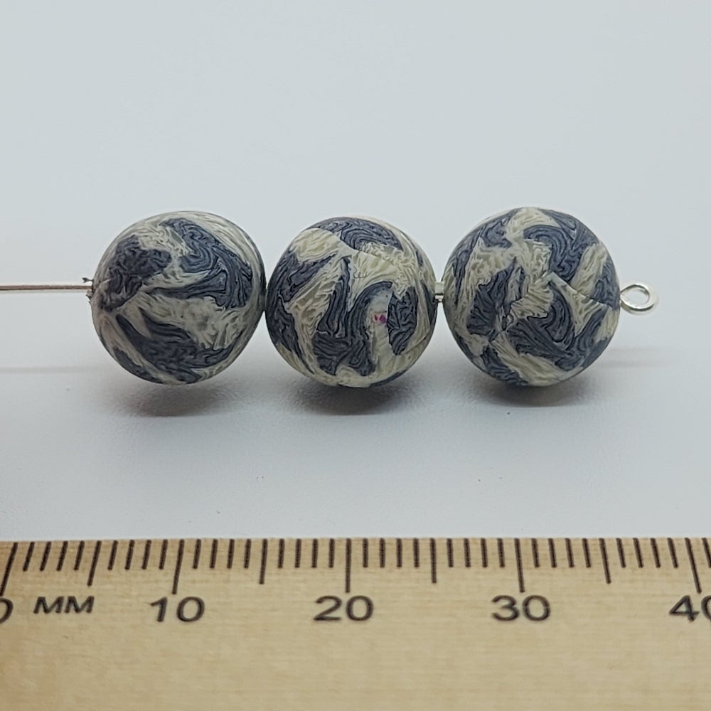 12mm Round Fimo Beads (10) - Zebra Hide