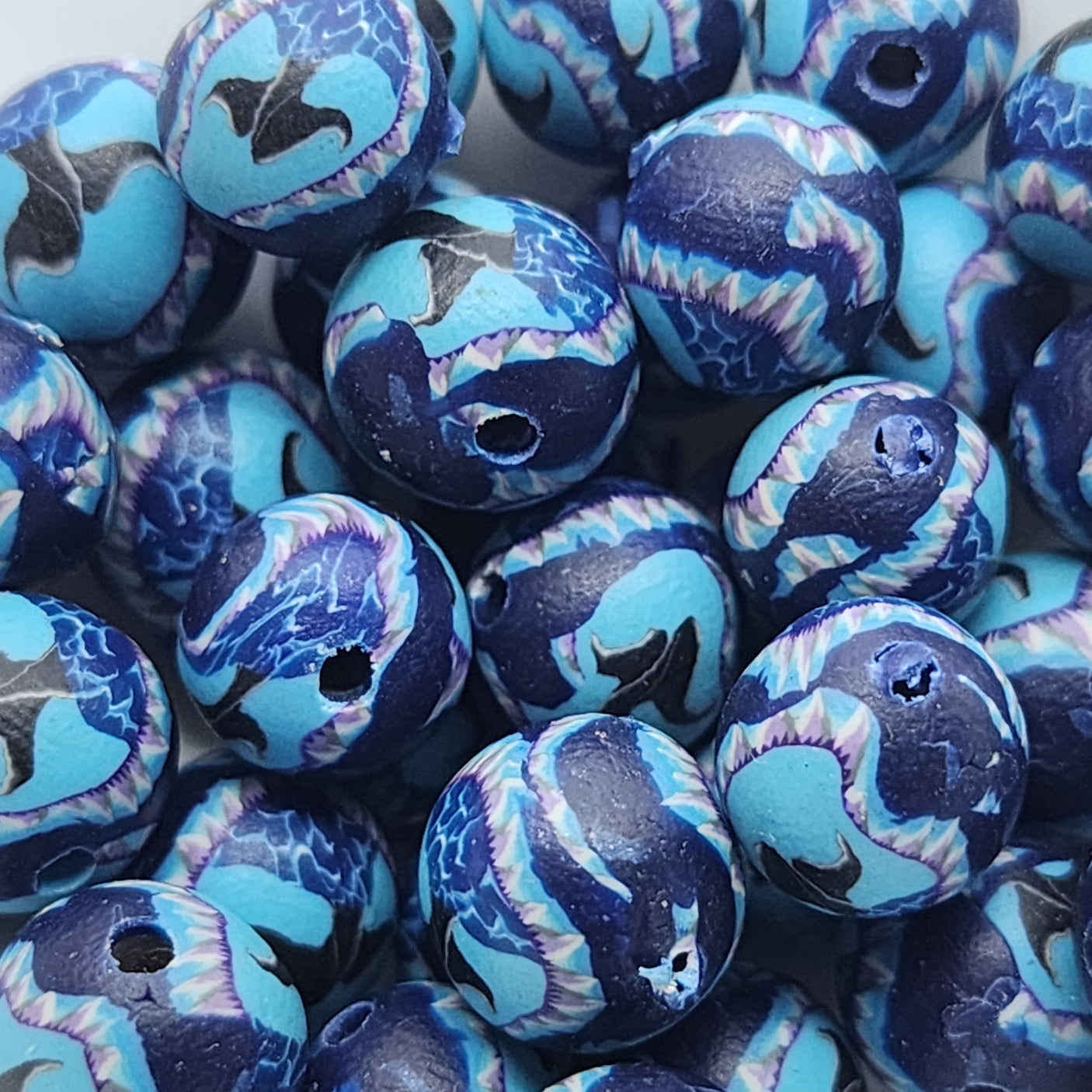 8mm Round Fimo Beads (10) - Whale Tail