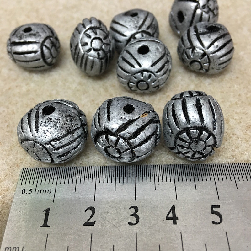 20x20mm Round w. Sun & Lines (10) - Antique Silver - Vintage Clay Beads