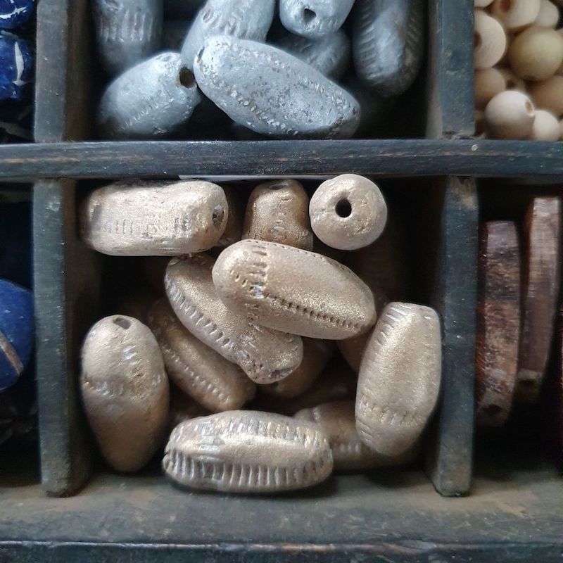 20~25mm Capsule (10) - Antique Light Gold - Vintage Clay Beads