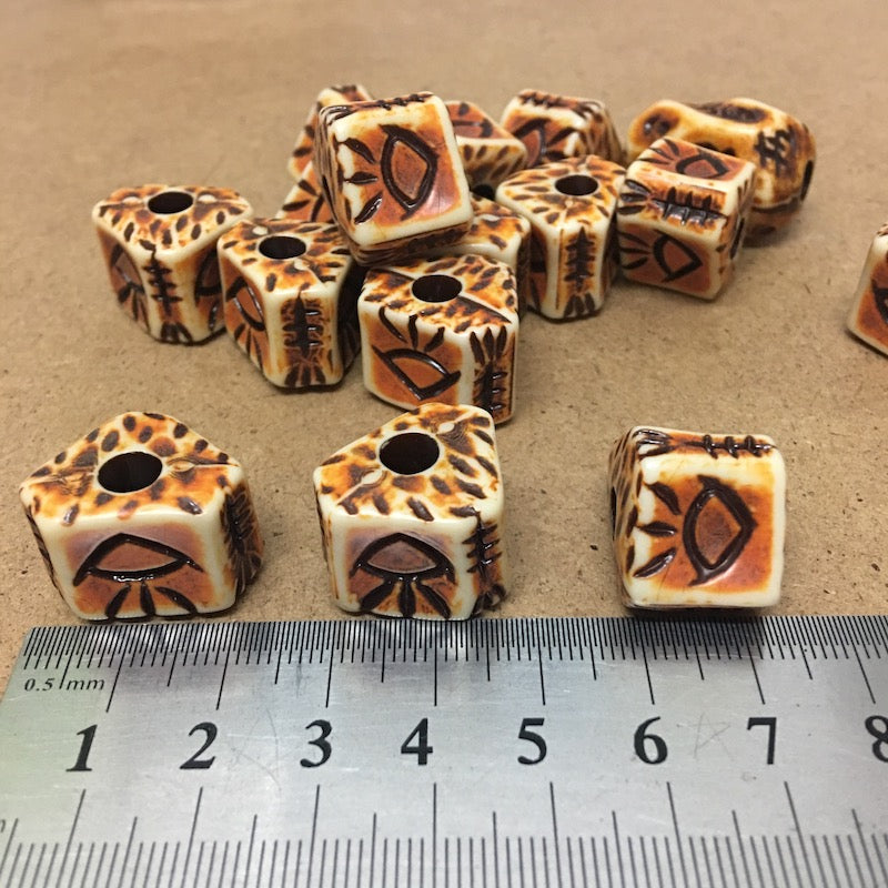 15.5x21mm Triangle (10) - Vintage Persian Style Beads