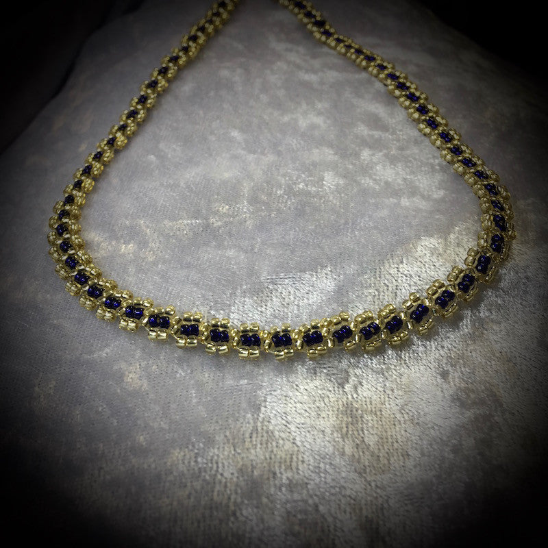 Delicate Chain Necklace Pattern