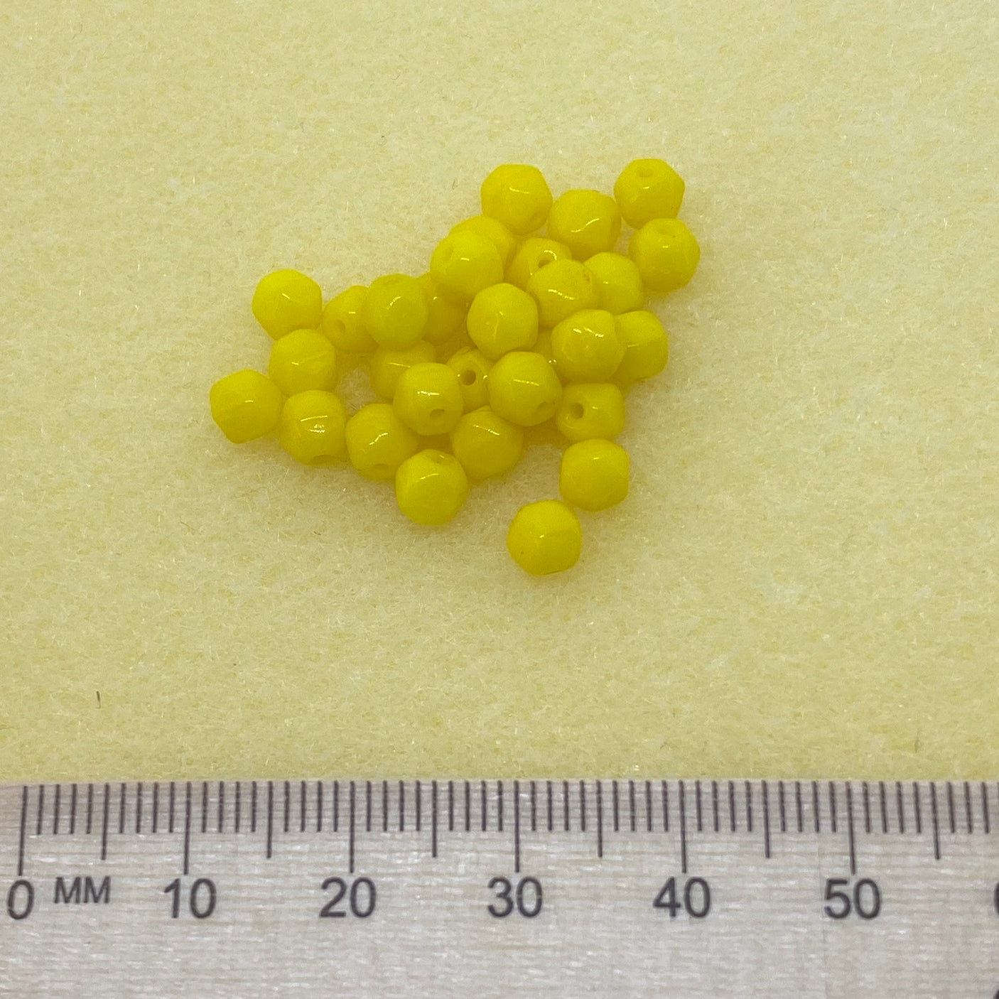 5mm Facet Round (50) - Yellow Opaque - Vintage Czech Glass Beads